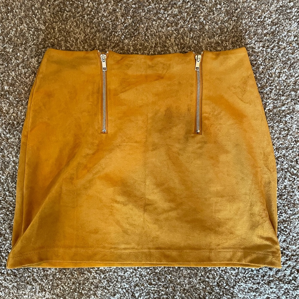 Adorable! Forever 21 Yellow Suede Two Zipper Mini Skirt